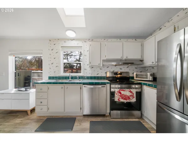$289,000 | 5860 Holly Avenue, Cloverdale, OR 97112