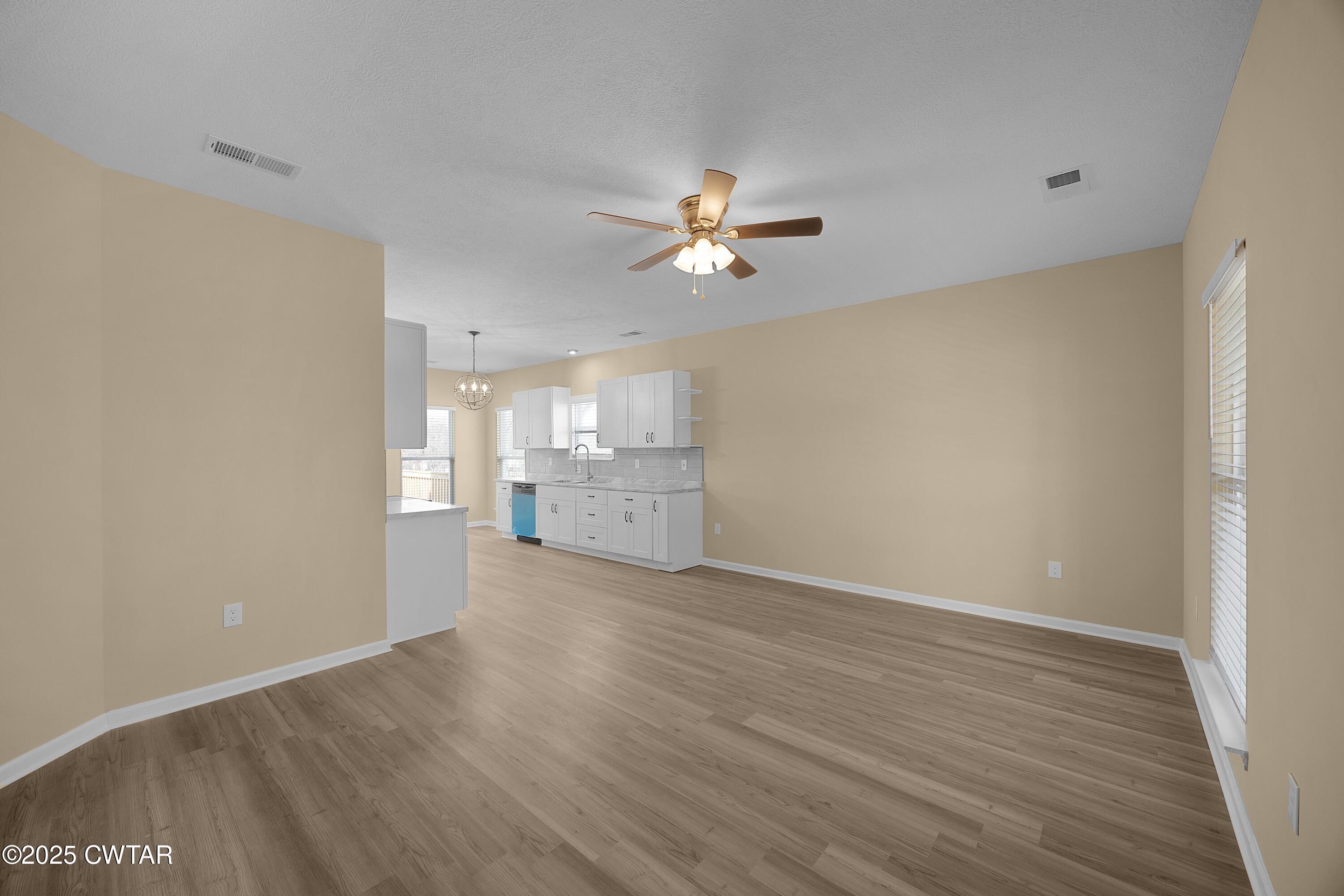 159 Cartmell Street Jackson, TN 38301 - Photo 2 of 18 GREAT ROOM