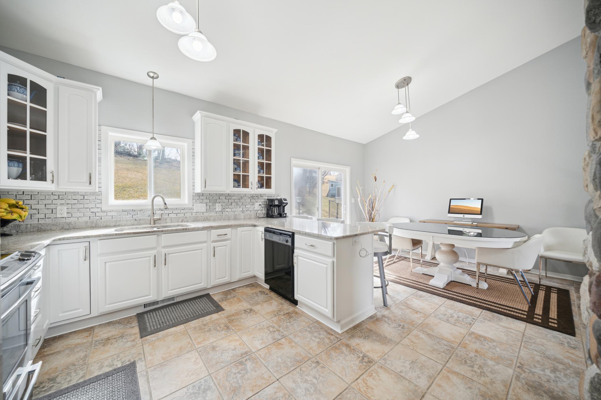 816 Southern Woods Place Southwest Rochester, MN 55902 - Photo 16 of 17