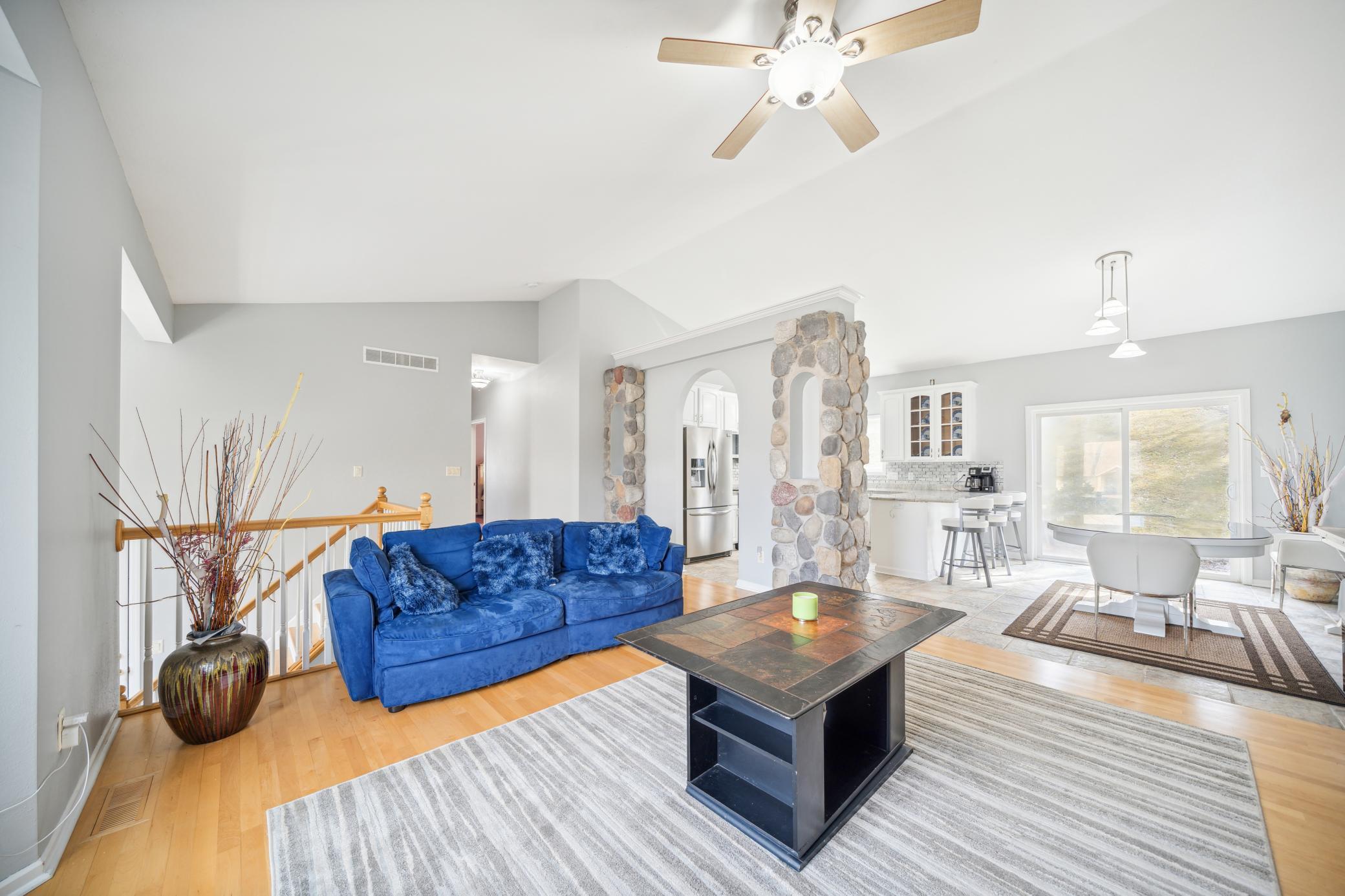 816 Southern Woods Place Southwest Rochester, MN 55902 - Photo 4 of 17