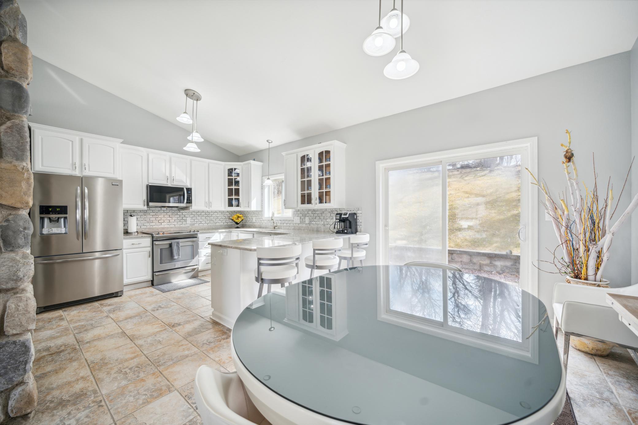 816 Southern Woods Place Southwest Rochester, MN 55902 - Photo 5 of 17