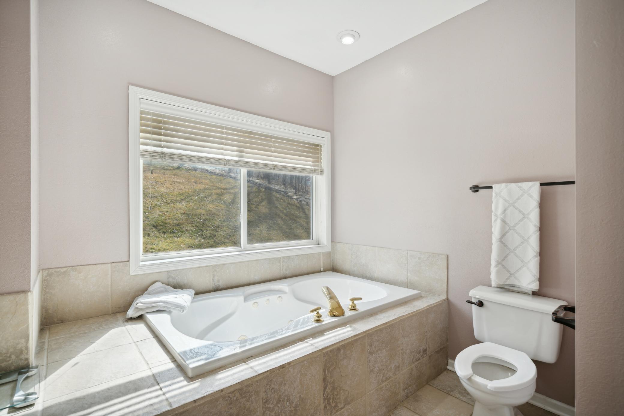 816 Southern Woods Place Southwest Rochester, MN 55902 - Photo 10 of 17