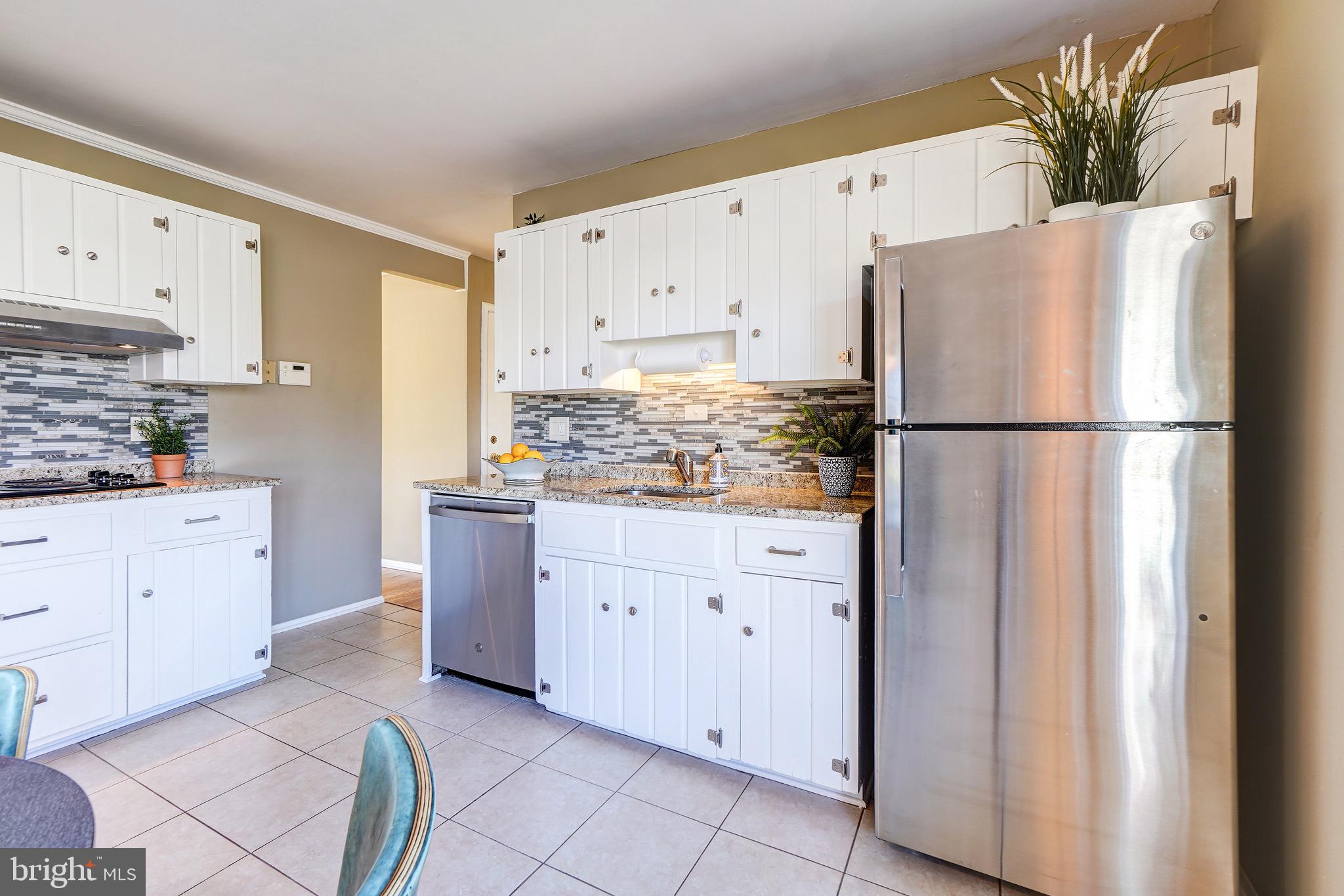 400 Mercer Road Rockville, MD 20852 - Photo 11 of 51 Gleaming Granite