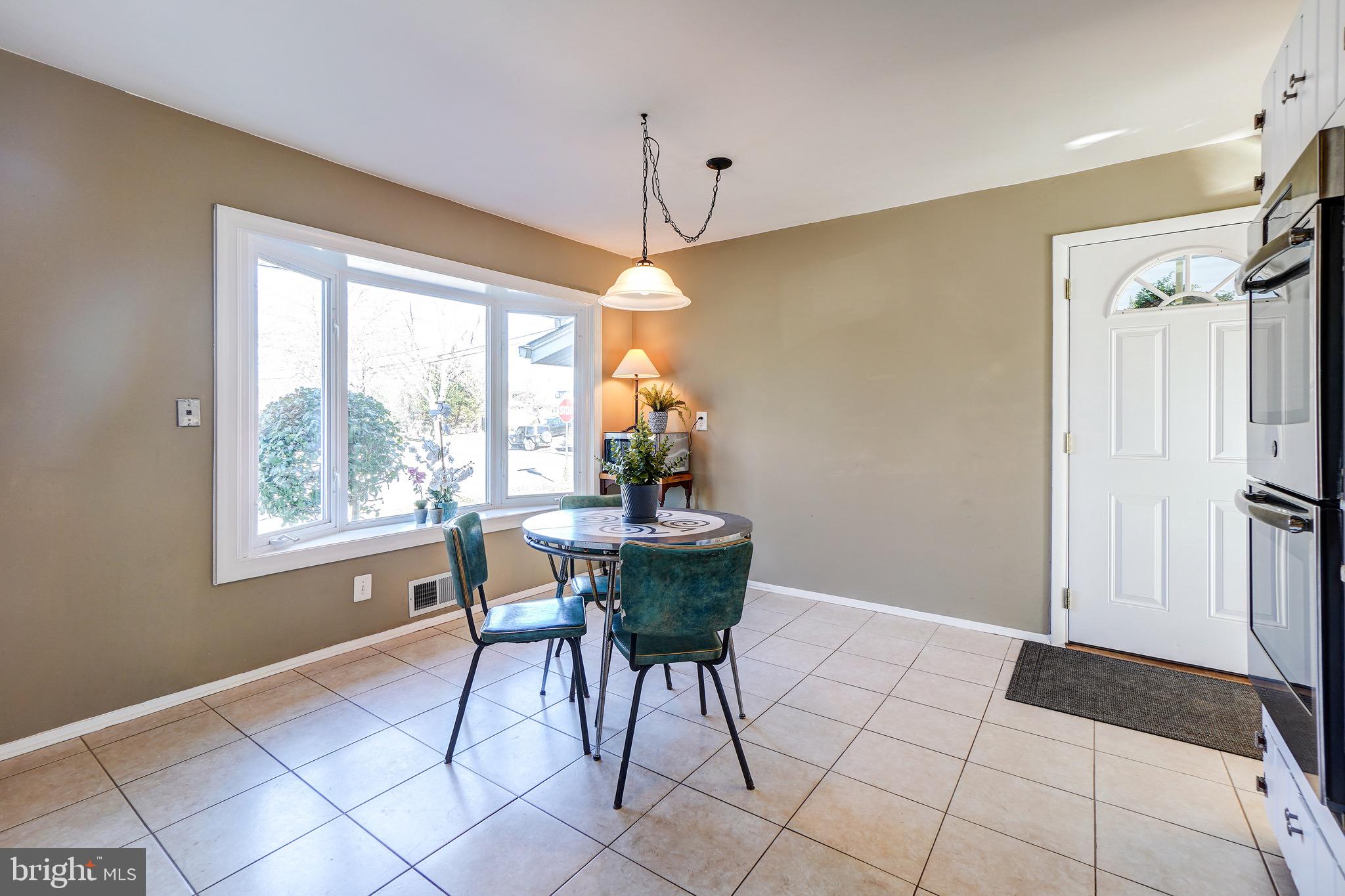 400 Mercer Road Rockville, MD 20852 - Photo 13 of 51 Breakfast Nook