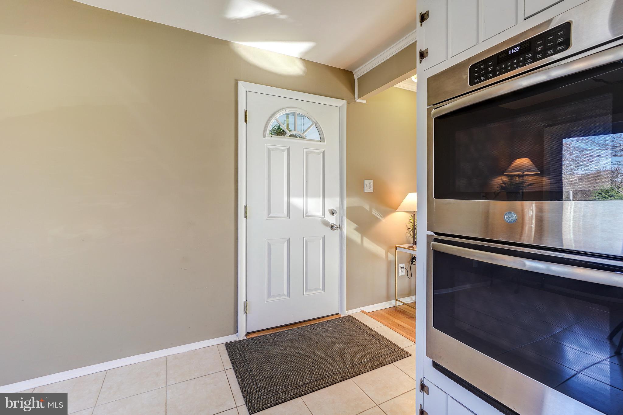 400 Mercer Road Rockville, MD 20852 - Photo 14 of 51 Enter with Ease