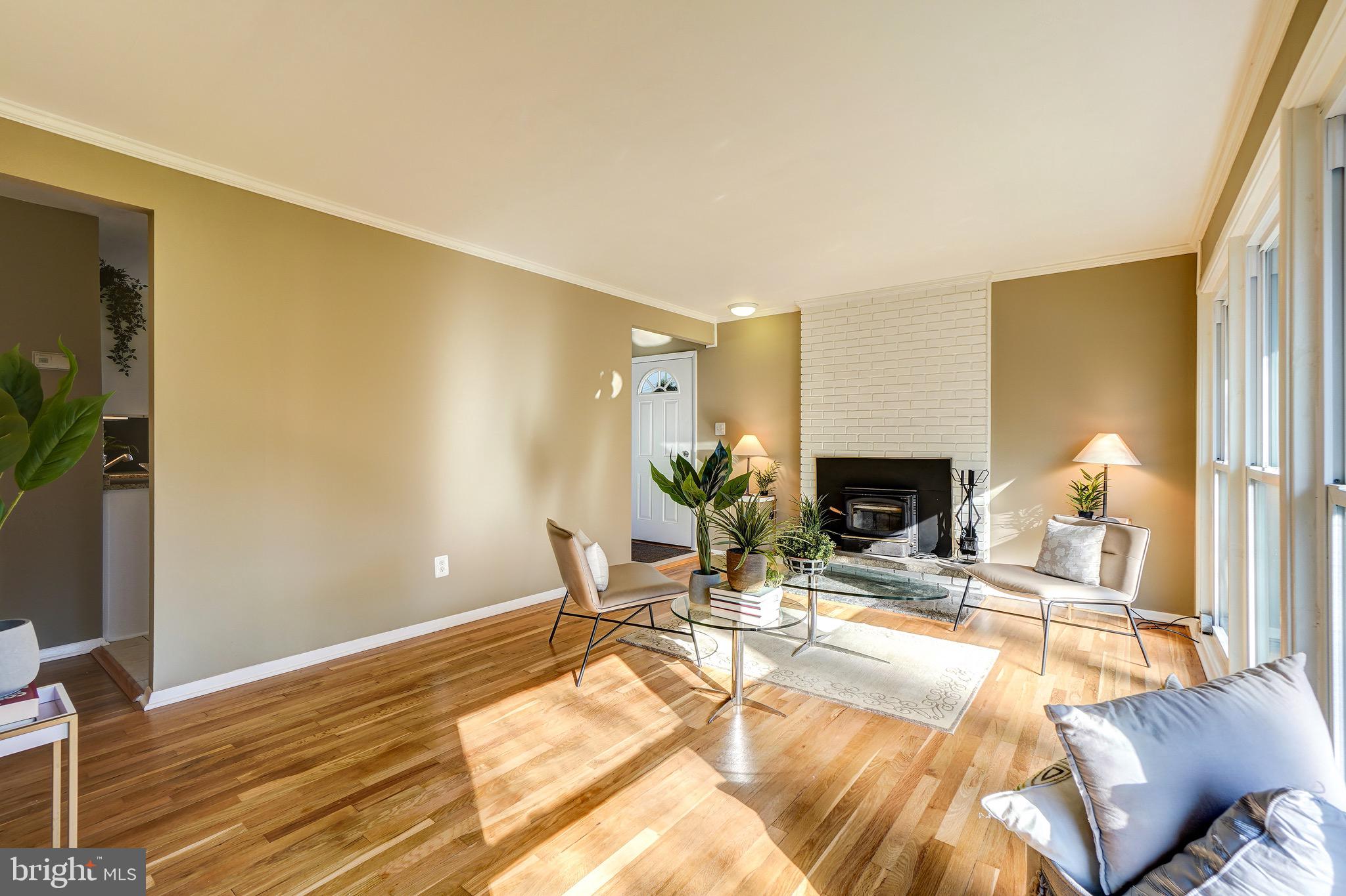 400 Mercer Road Rockville, MD 20852 - Photo 16 of 51 Refinished Hardwood