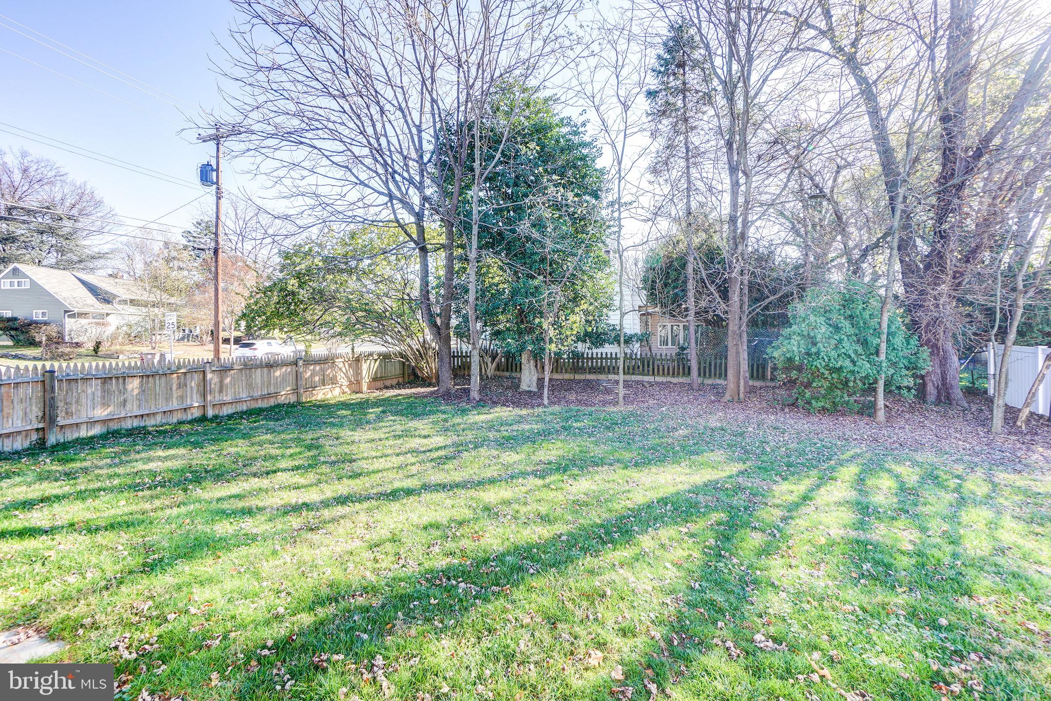 400 Mercer Road Rockville, MD 20852 - Photo 19 of 51 Gorgeous Level Yard