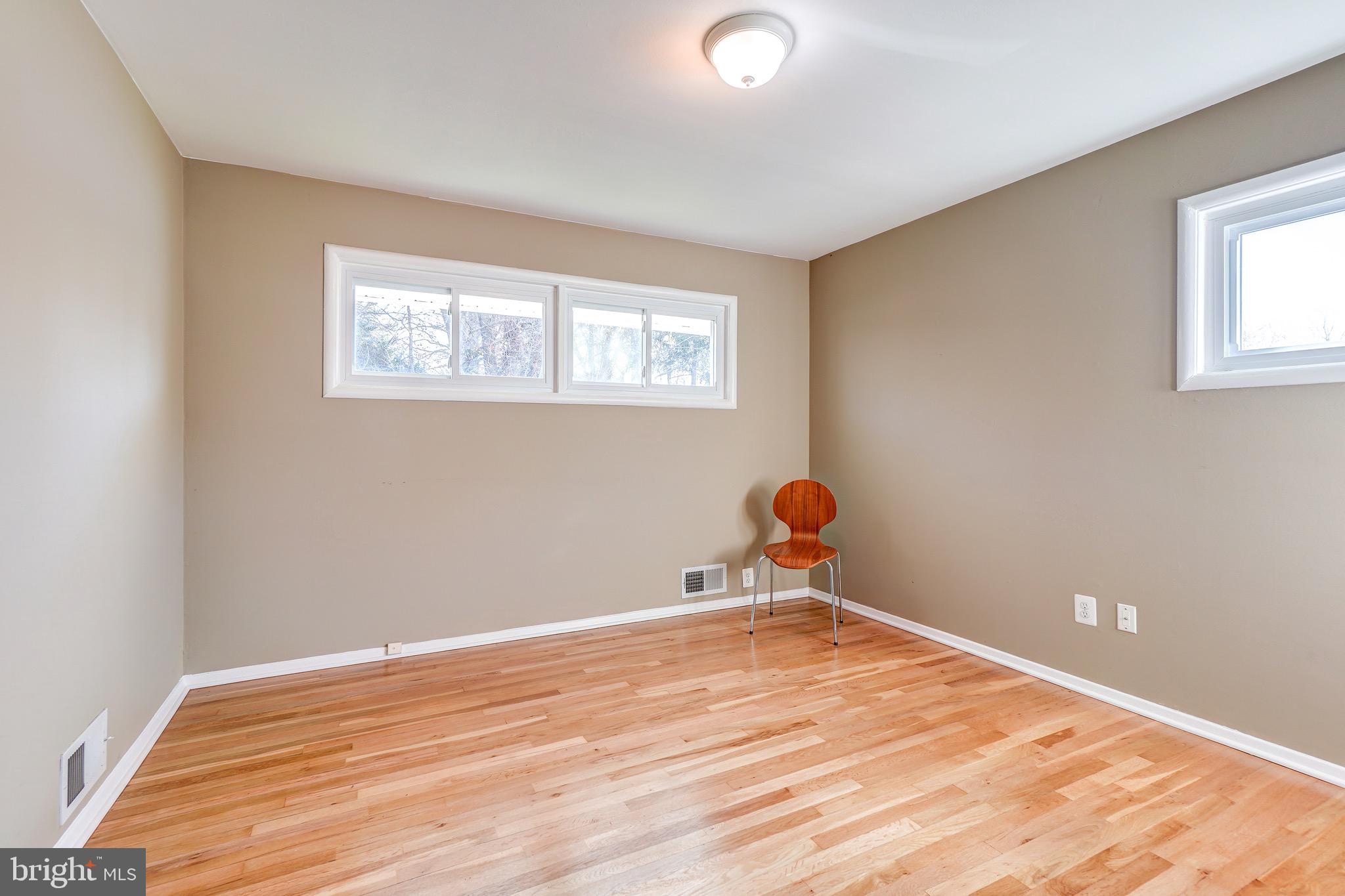 400 Mercer Road Rockville, MD 20852 - Photo 25 of 51 Main Level Bedroom