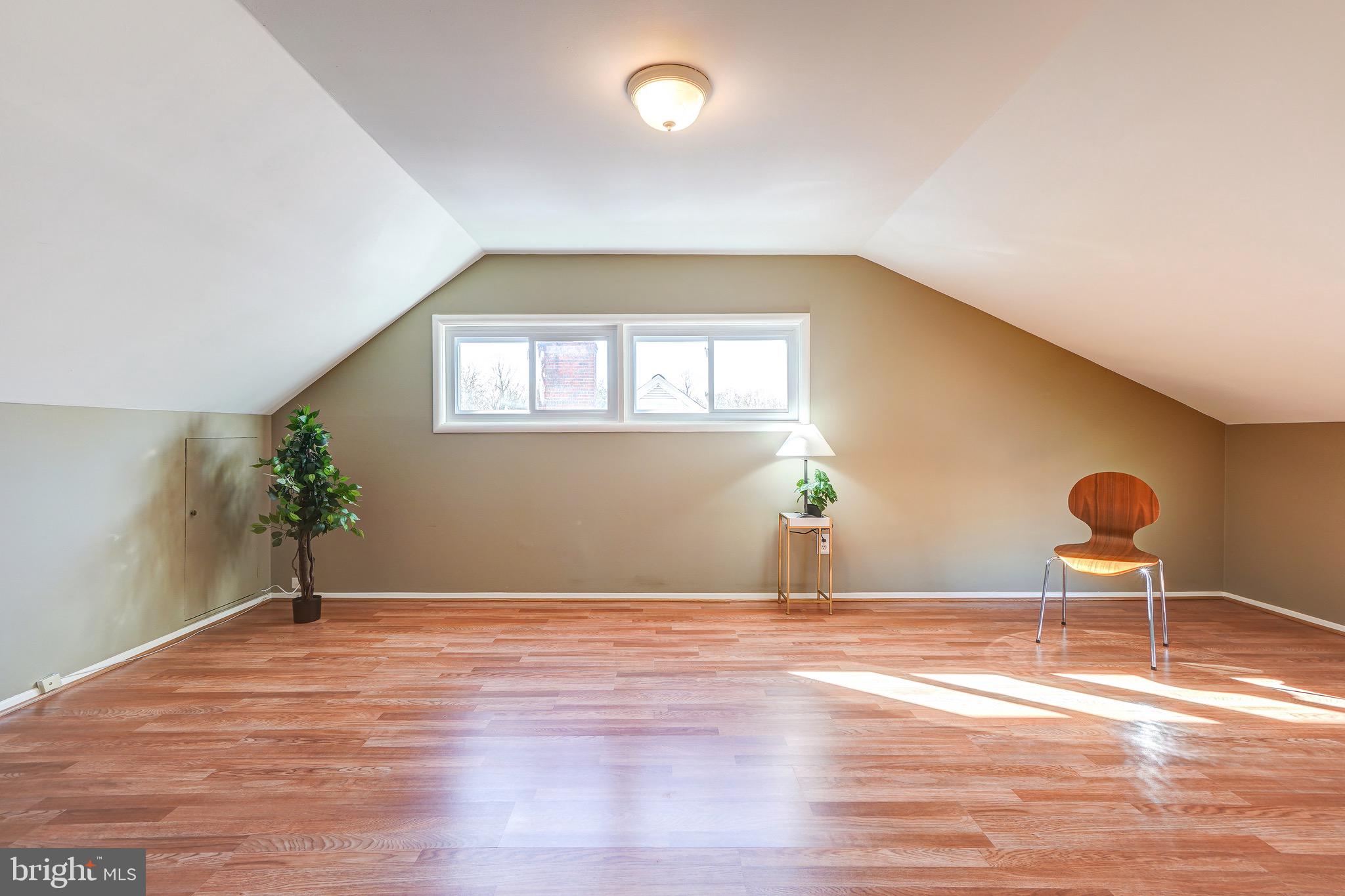 400 Mercer Road Rockville, MD 20852 - Photo 37 of 51 Space to Spread Out!