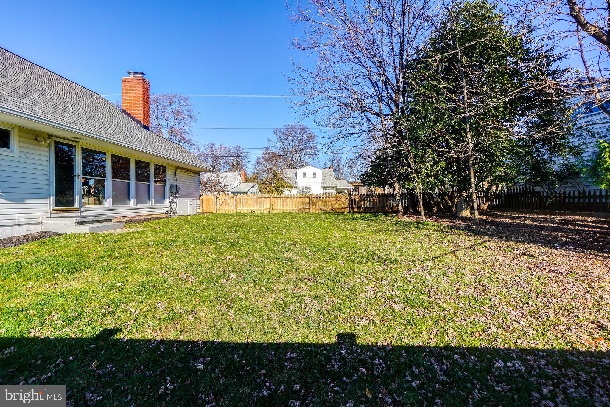 400 Mercer Road Rockville, MD 20852 - Photo 48 of 51 Private Level Yard