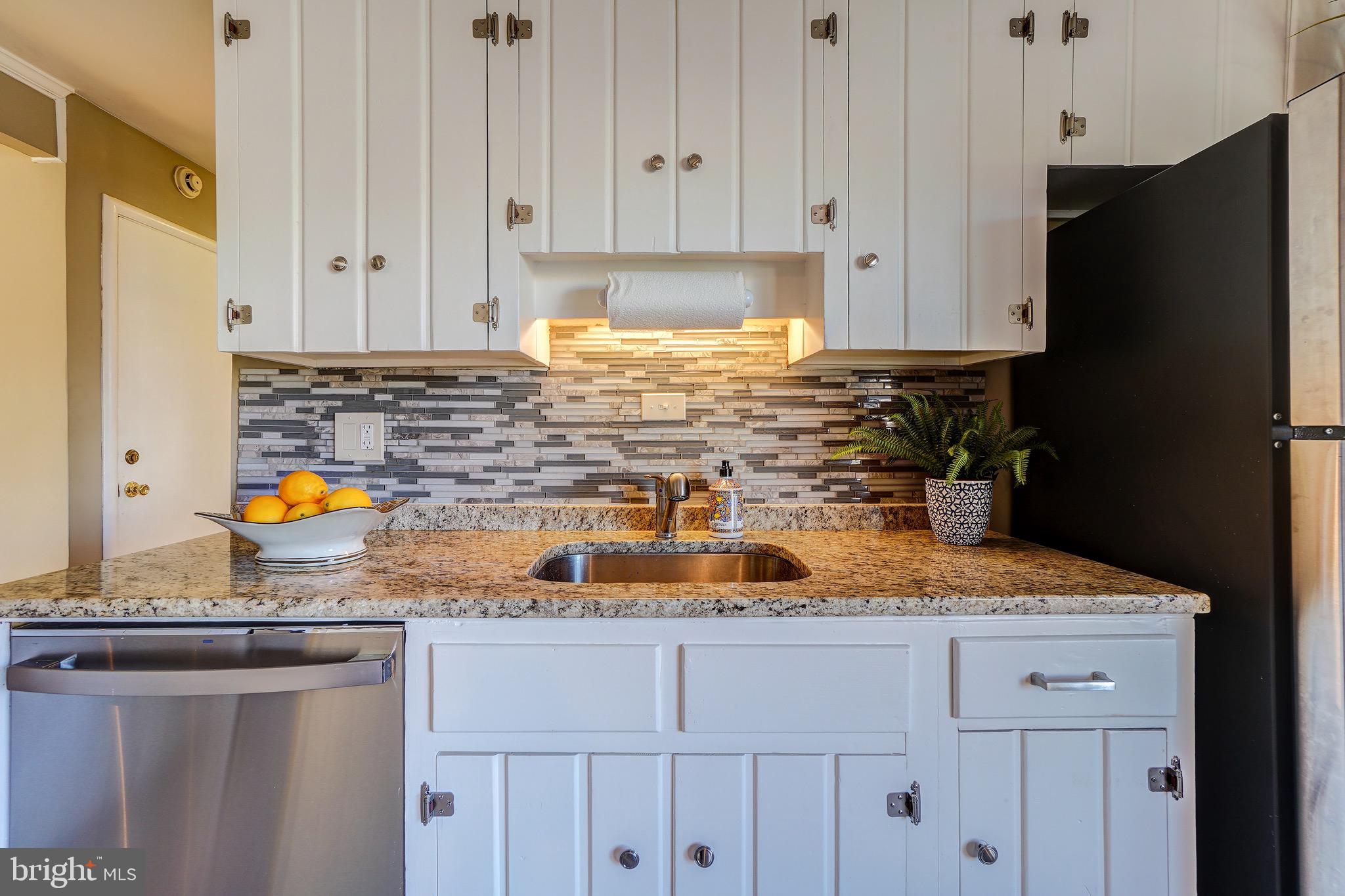 400 Mercer Road Rockville, MD 20852 - Photo 10 of 51 Immaculately Clean