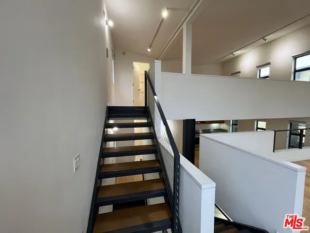 $4,995 | 320 Indiana Avenue, Unit A, Venice, CA 90291