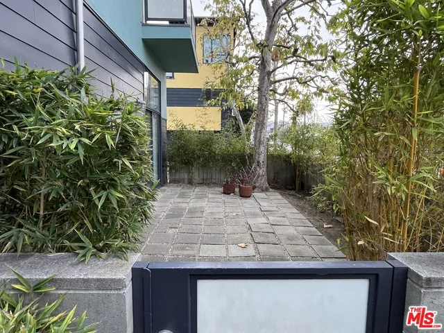 $4,995 | 320 Indiana Avenue, Unit A, Venice, CA 90291