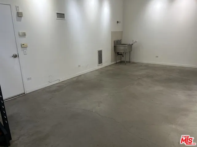 $4,995 | 320 Indiana Avenue, Unit A, Venice, CA 90291