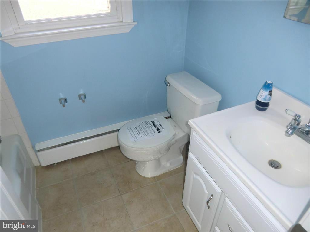 28405 Kemptown Road Damascus, MD 20872 - Photo 15 of 30 Bath