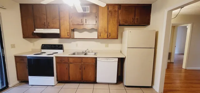 $1,295 | 2925 Par Lane, Unit D, Tallahassee, FL 32301