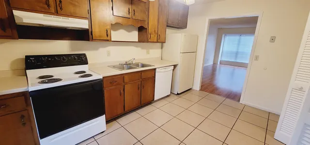 $1,295 | 2925 Par Lane, Unit D, Tallahassee, FL 32301