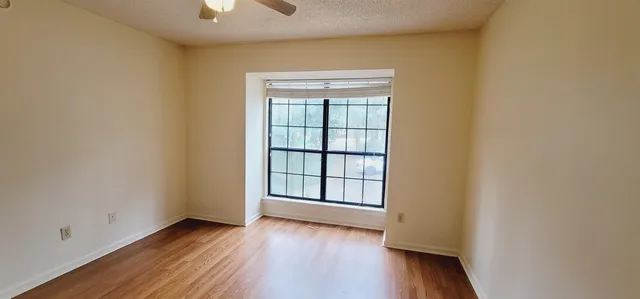 $1,295 | 2925 Par Lane, Unit D, Tallahassee, FL 32301