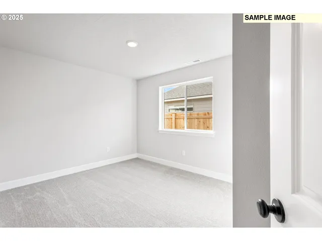 $379,900 | 873 Northeast Laurel Springs Drive, Hermiston, OR 97838