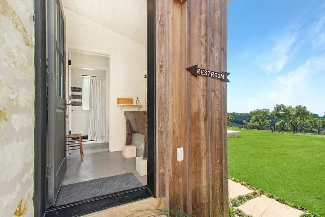 $9,985,000 | 6507 North State Highway 16, Fredericksburg, TX 78624