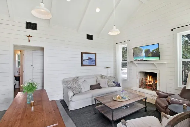 $9,985,000 | 6507 North State Highway 16, Fredericksburg, TX 78624