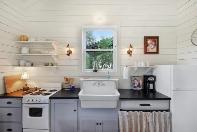 $9,985,000 | 6507 North State Highway 16, Fredericksburg, TX 78624