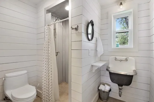 $9,985,000 | 6507 North State Highway 16, Fredericksburg, TX 78624