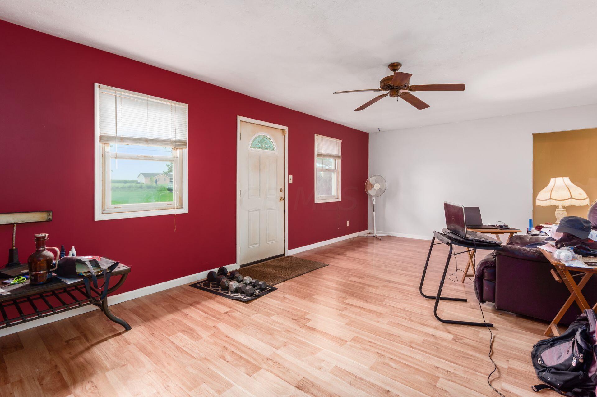 8526 State Rte 207 Mount Sterling, OH 43143 - Photo 5 of 33 Living room