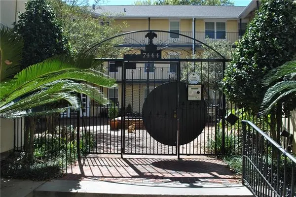 $1,850 | 7444 St Charles Avenue, Unit 309, New Orleans, LA 70118