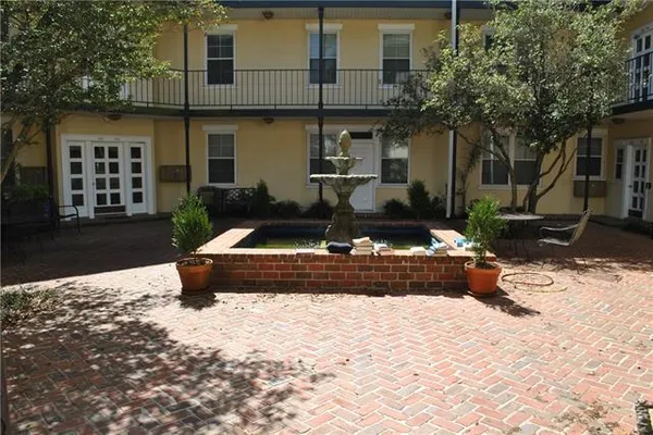 $1,850 | 7444 St Charles Avenue, Unit 309, New Orleans, LA 70118