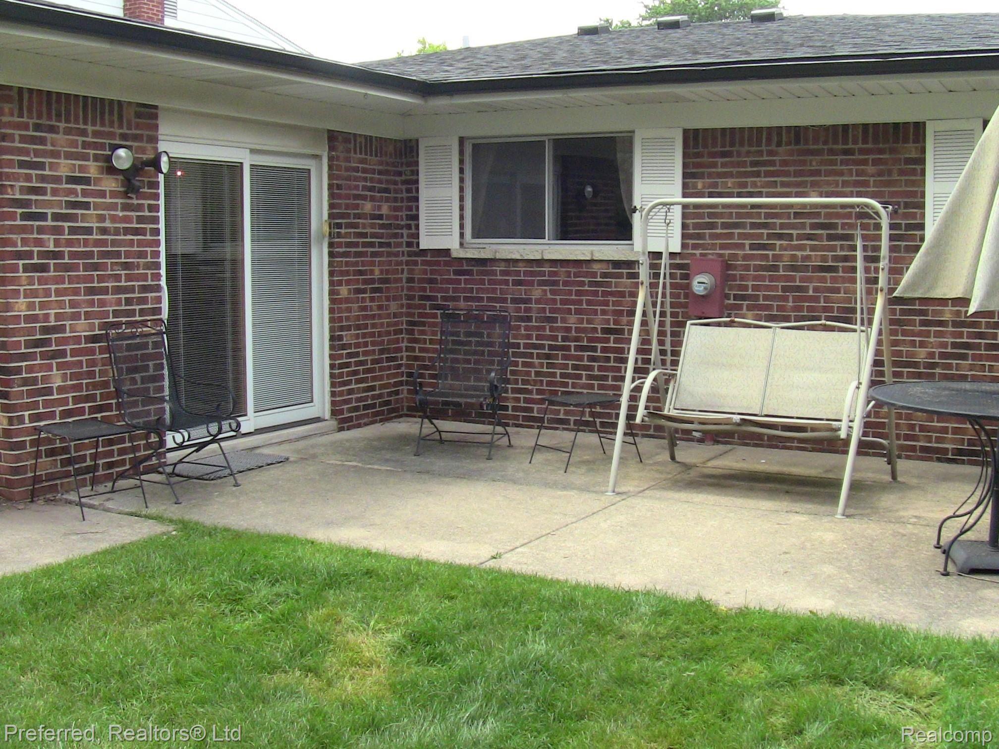 7430 Iron Gate Road Canton, MI 48187 - Photo 28 of 35 IMG_6409.JPG