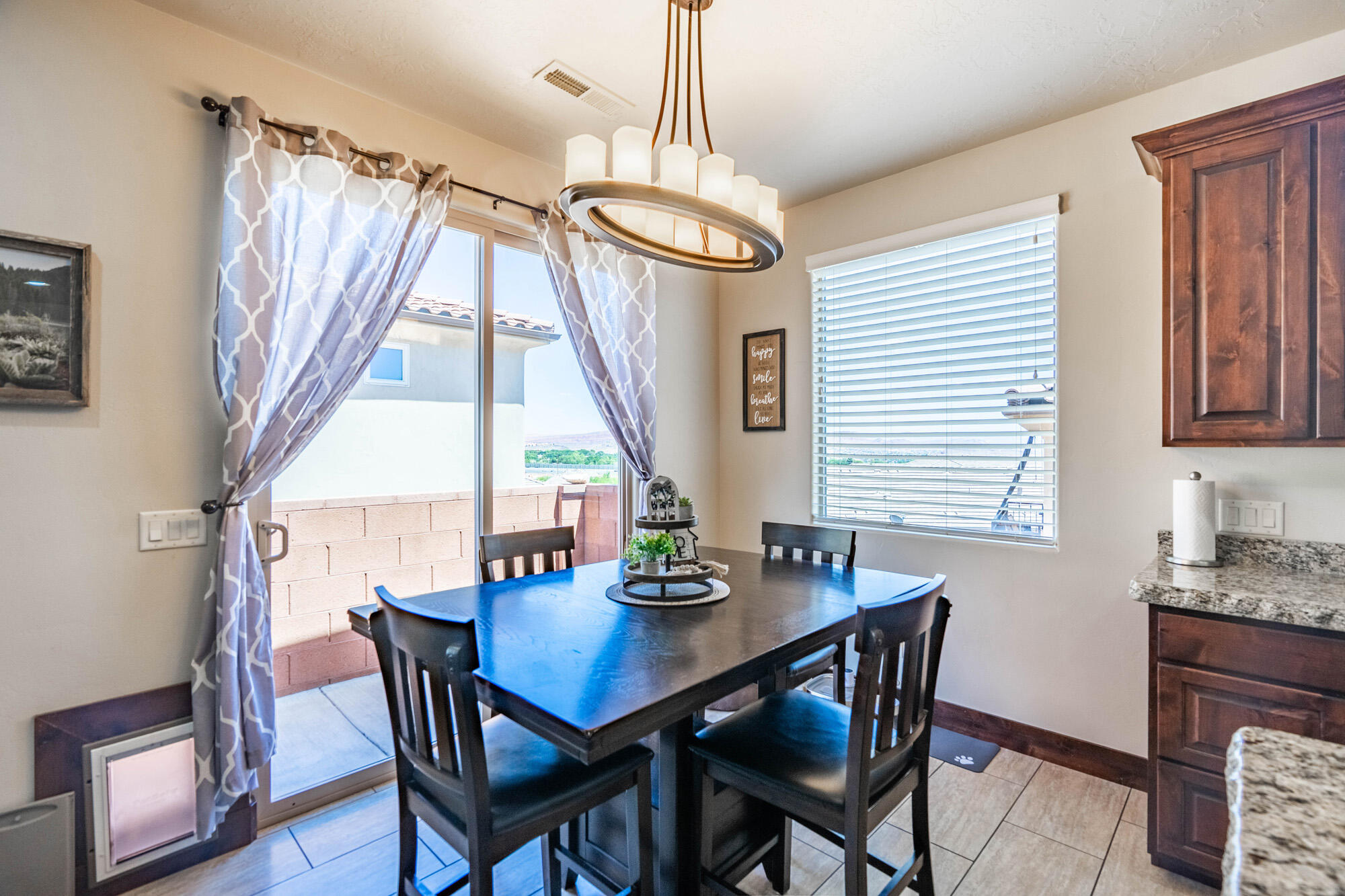 576 Sun Rock Way Washington, UT 84780 - Photo 11 of 26 576 Sun Rock Way-019