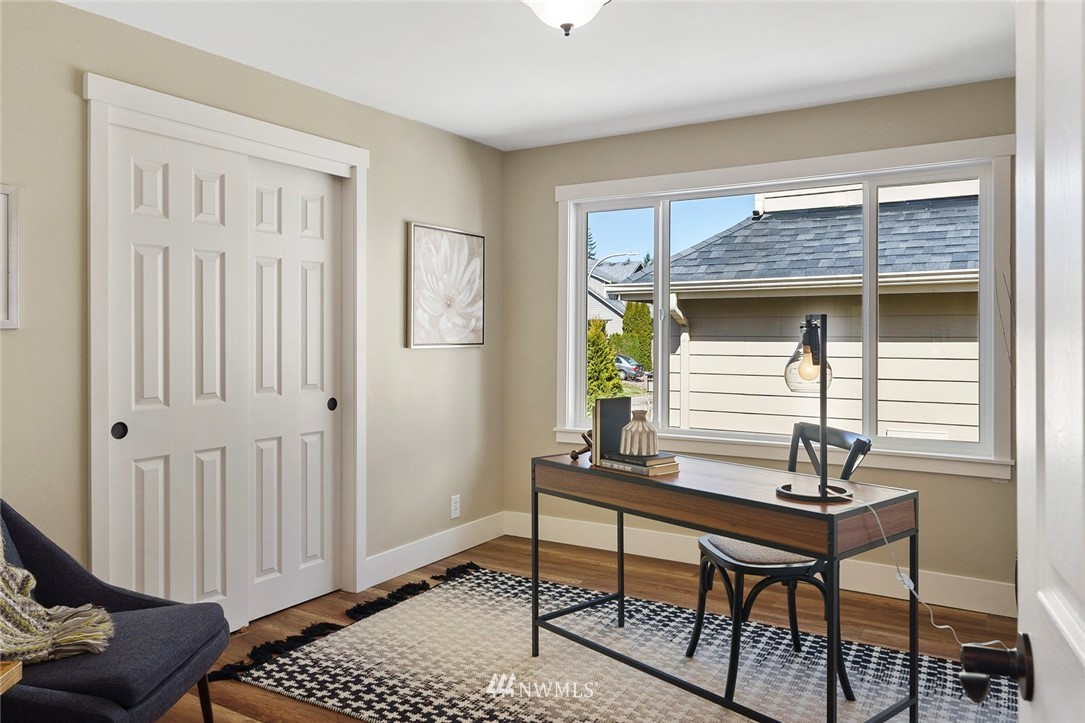 3802 Northeast 19th Street Renton, WA 98056 - Photo 11 of 36
