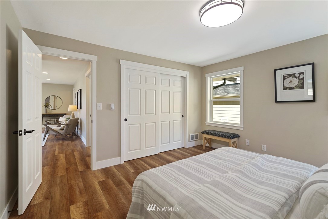 3802 Northeast 19th Street Renton, WA 98056 - Photo 14 of 36