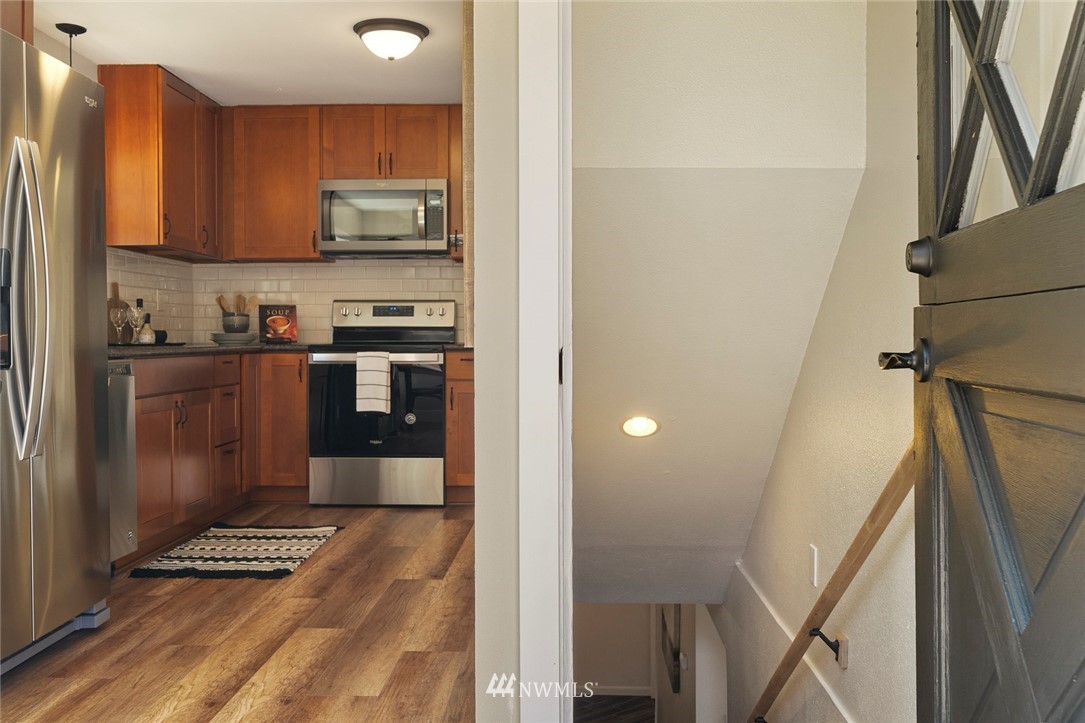 3802 Northeast 19th Street Renton, WA 98056 - Photo 15 of 36