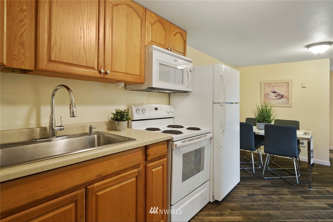 3802 Northeast 19th Street Renton, WA 98056 - Photo 18 of 36