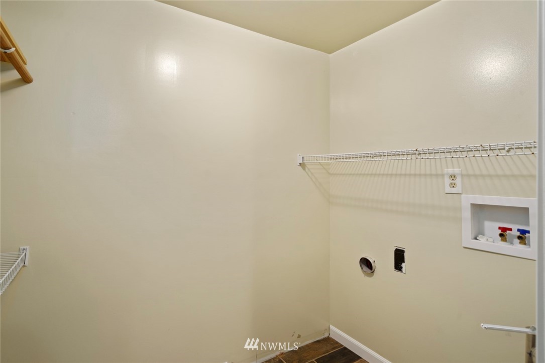 3802 Northeast 19th Street Renton, WA 98056 - Photo 27 of 36