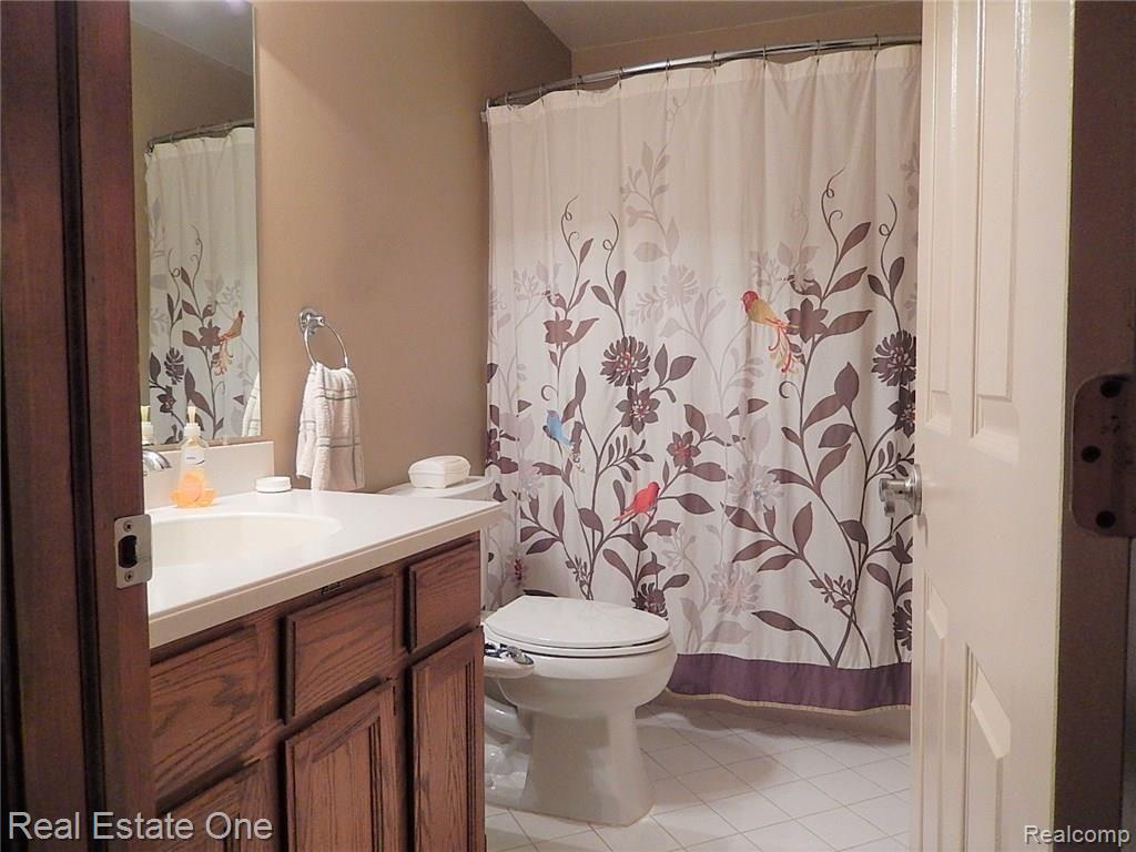 45738 Cider Mill Road Novi, MI 48374 - Photo 19 of 24 DSCN5225 (2).JPG