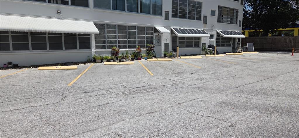 911 Washington Avenue Southwest, Unit 304 Largo, FL 33770 - Photo 26 of 26 a view of a house with a patio