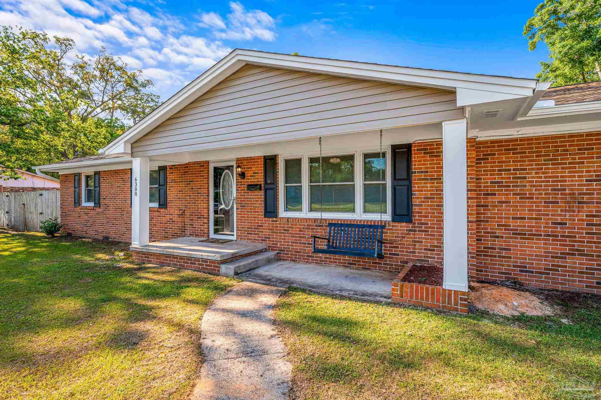 6308 Mockingbird Lane Milton, FL 32570 - Photo 4 of 45