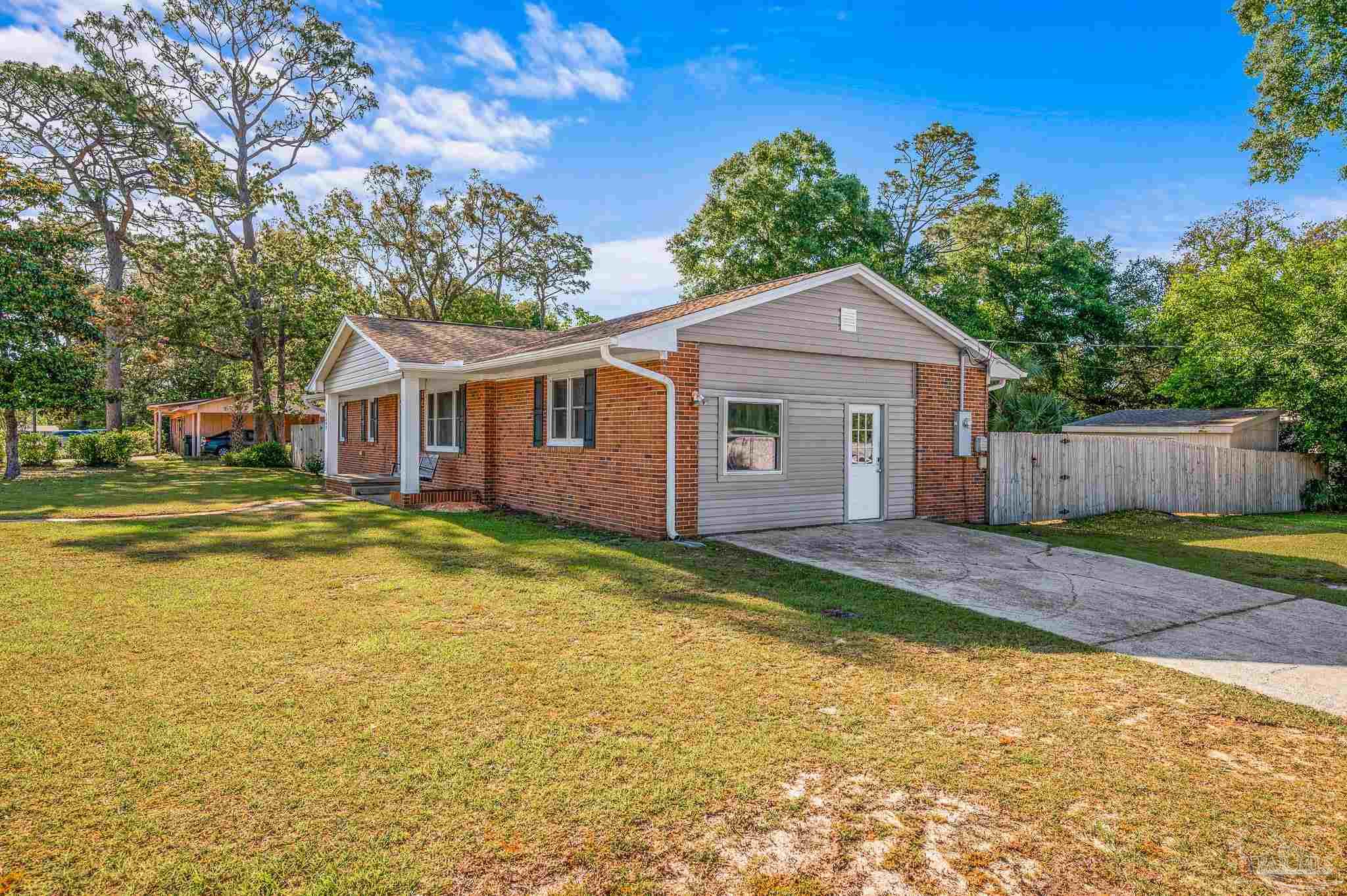 6308 Mockingbird Lane Milton, FL 32570 - Photo 5 of 45