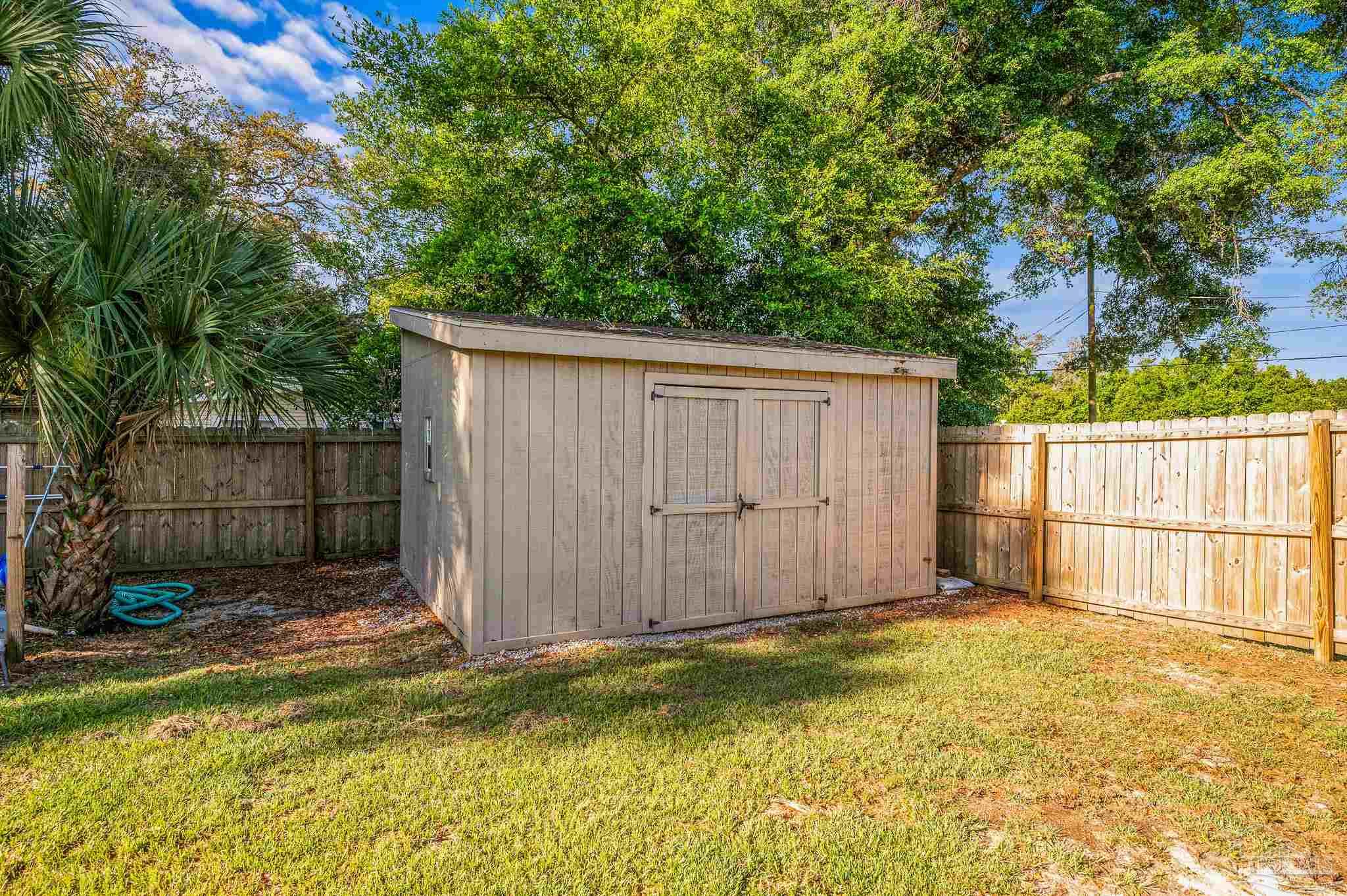 6308 Mockingbird Lane Milton, FL 32570 - Photo 10 of 45