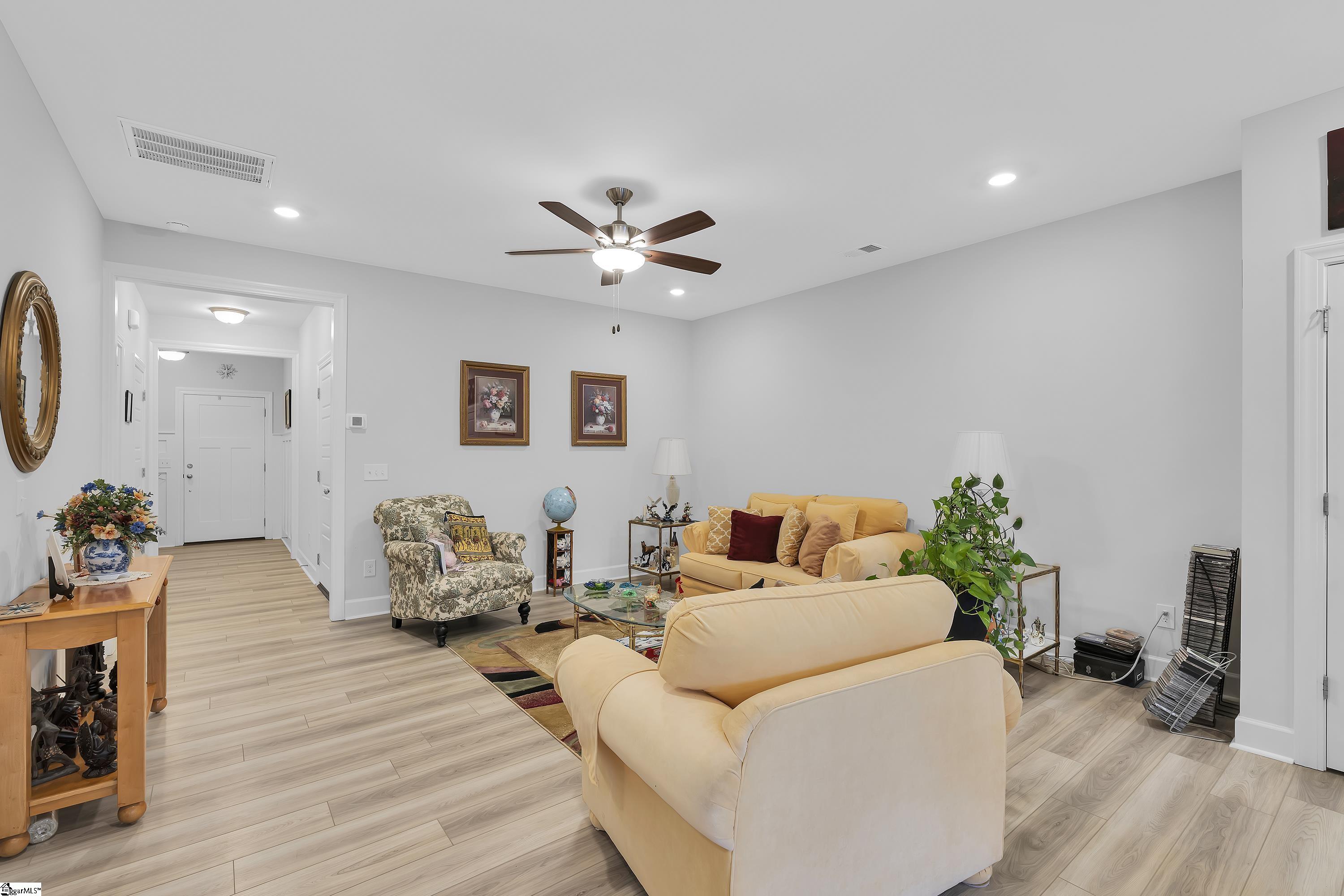 109 Callen Drive Greenville, SC 29607 - Photo 3 of 16