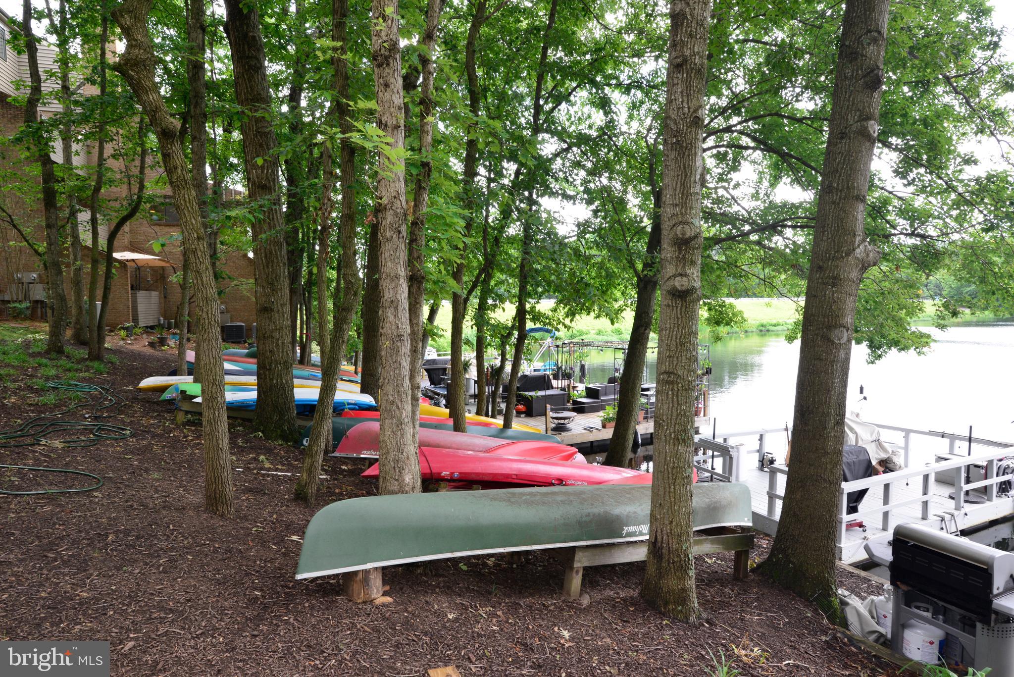 11128 Harbor Court Reston, VA 20191 - Photo 37 of 44 Paddleboard, canoe, kayak, fish & boat away!