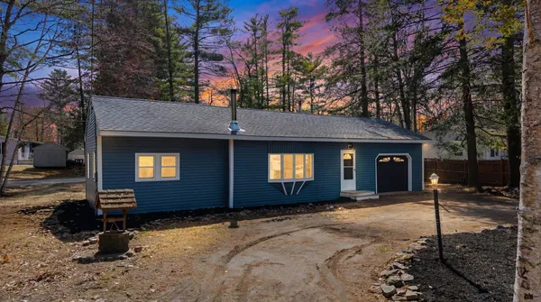 $379,900 | 74 Riverside Drive, Fremont, NH 03044