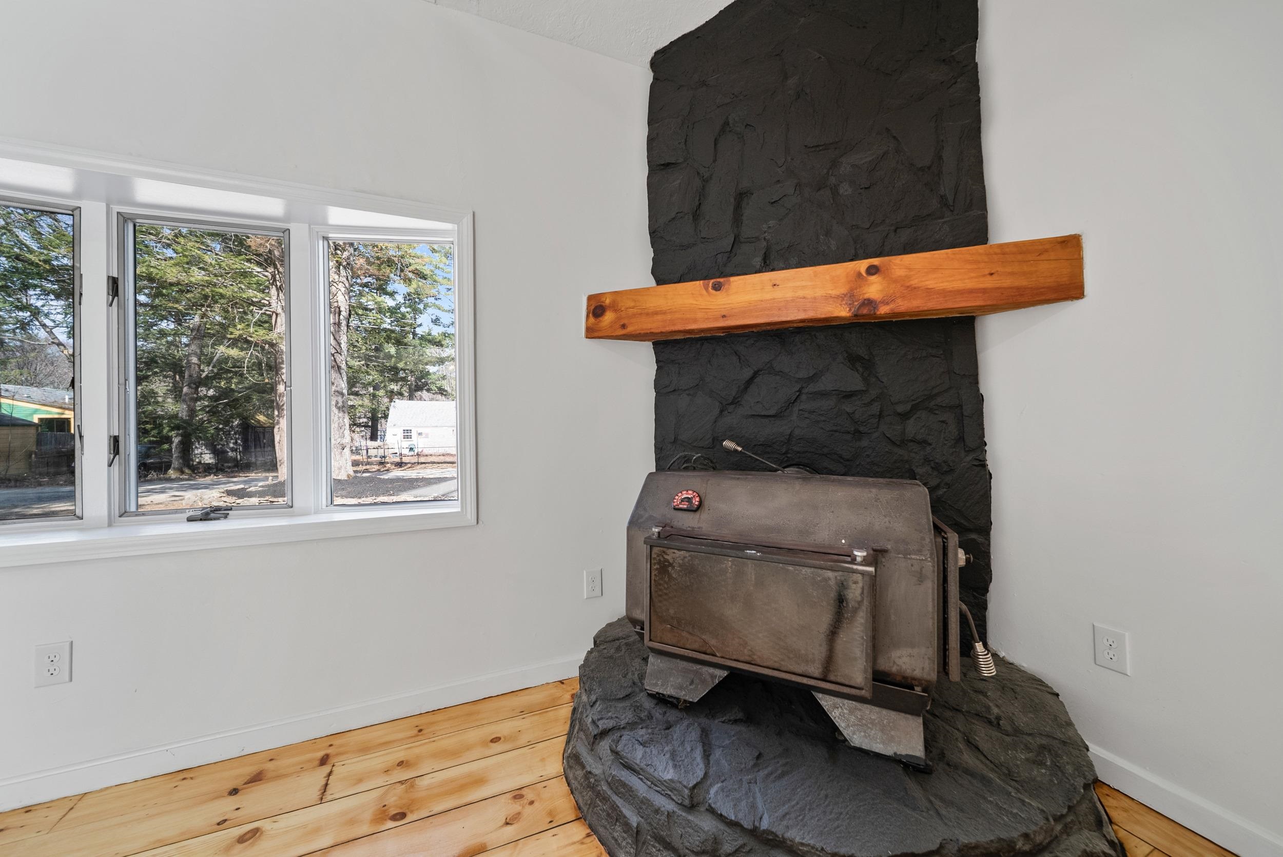 74 Riverside Drive Fremont, NH 03044 - Photo 5 of 40