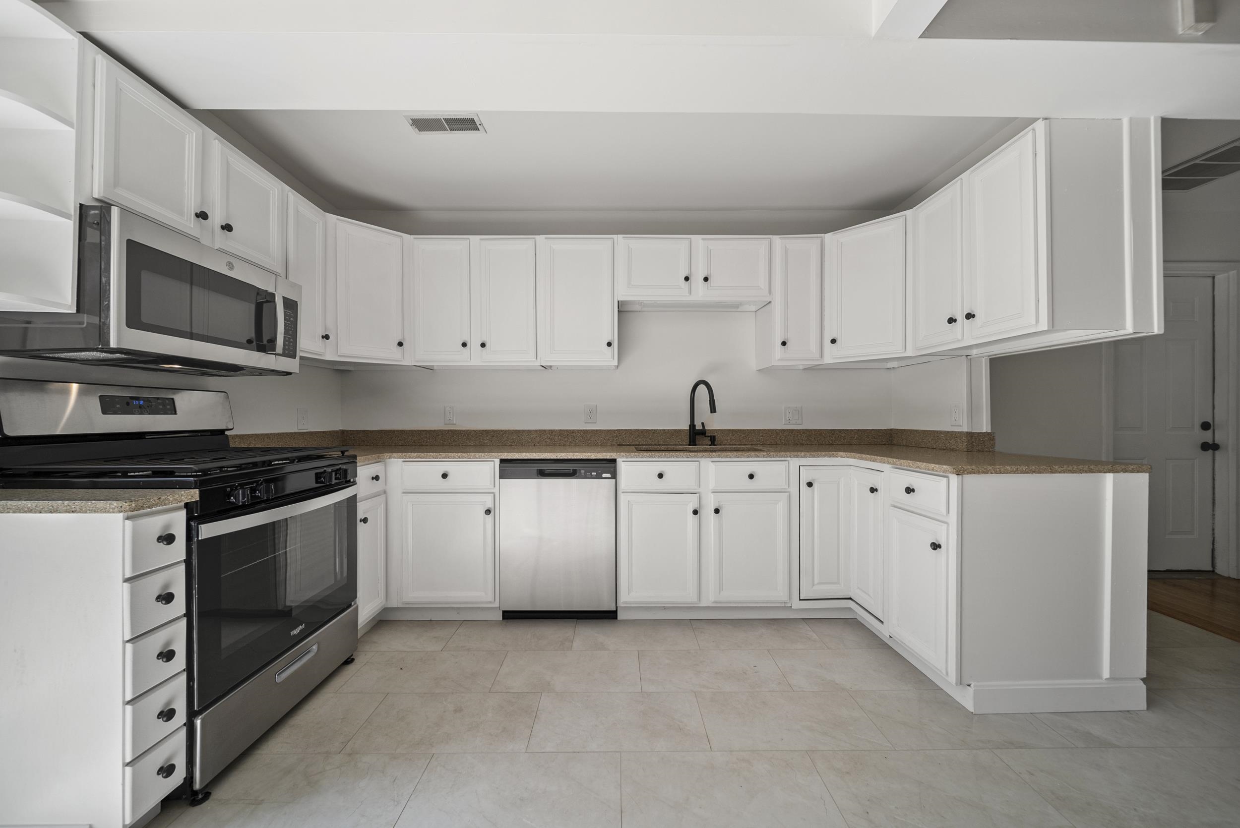 74 Riverside Drive Fremont, NH 03044 - Photo 9 of 40