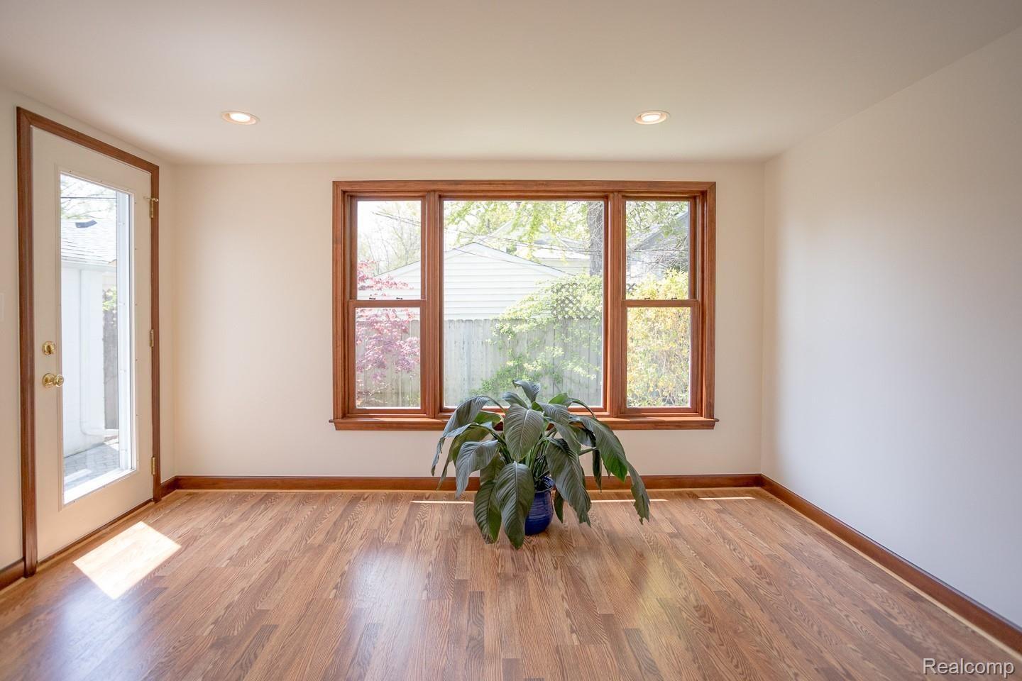 123 Mapleton Road Grosse Pointe, MI 48236 - Photo 6 of 30 Sun Room