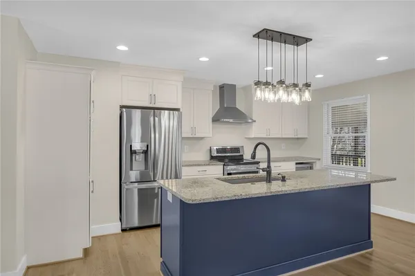 $899,900 | 101 Cardinal Drive, Seneca, SC 29672