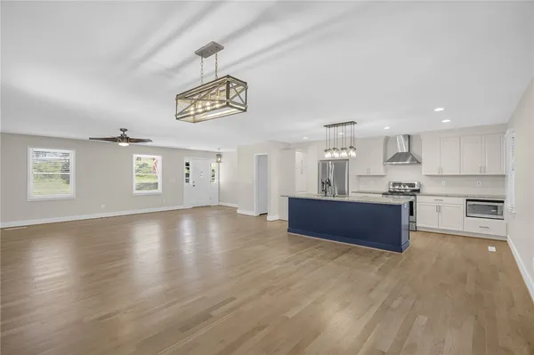 $899,900 | 101 Cardinal Drive, Seneca, SC 29672